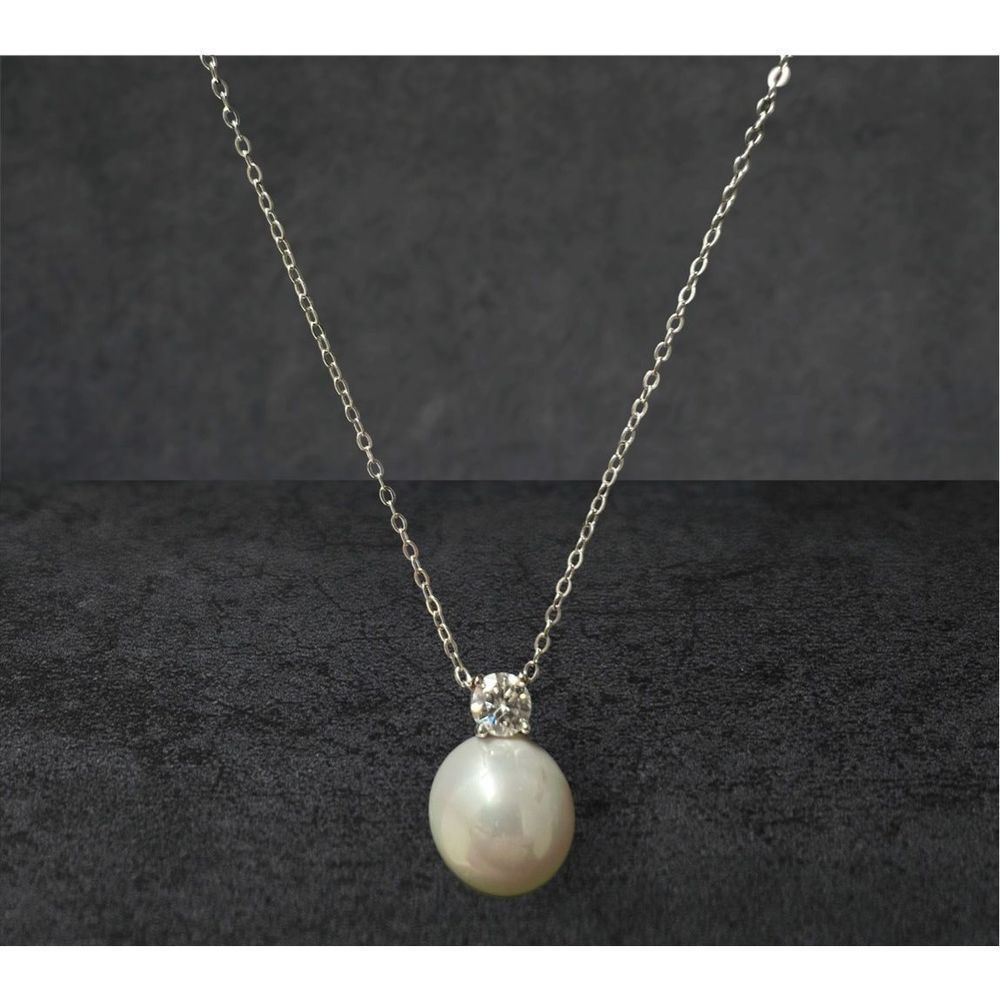 Pearl Necklace with Adjustable Length w/ Moissanite Solitaire Diamond